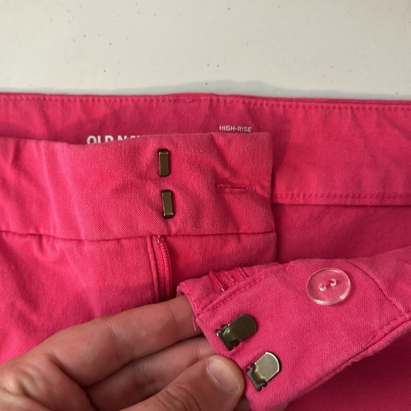Old navy pixie shorts - Picture 2 of 3